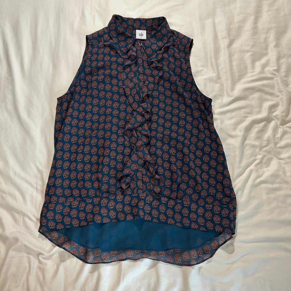 Cabi medallion reign flowy top size M
